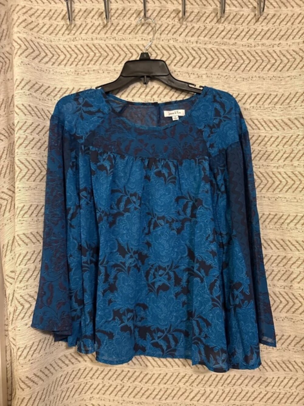 James & Erin Sm Long Sleeve Crepe Top